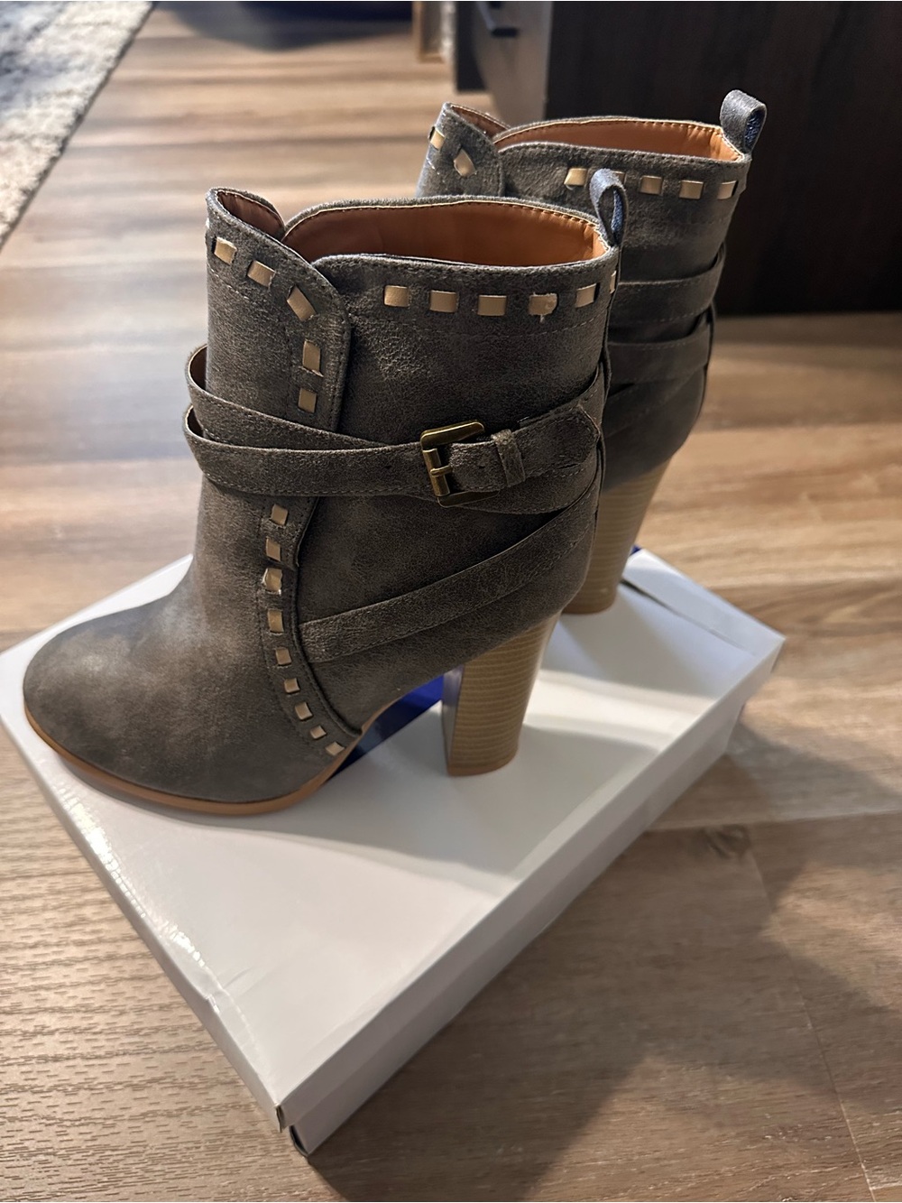 NIB VENUS Suede High Heel Booties – Grey/Tan, 4.5” Heel, Sz 10